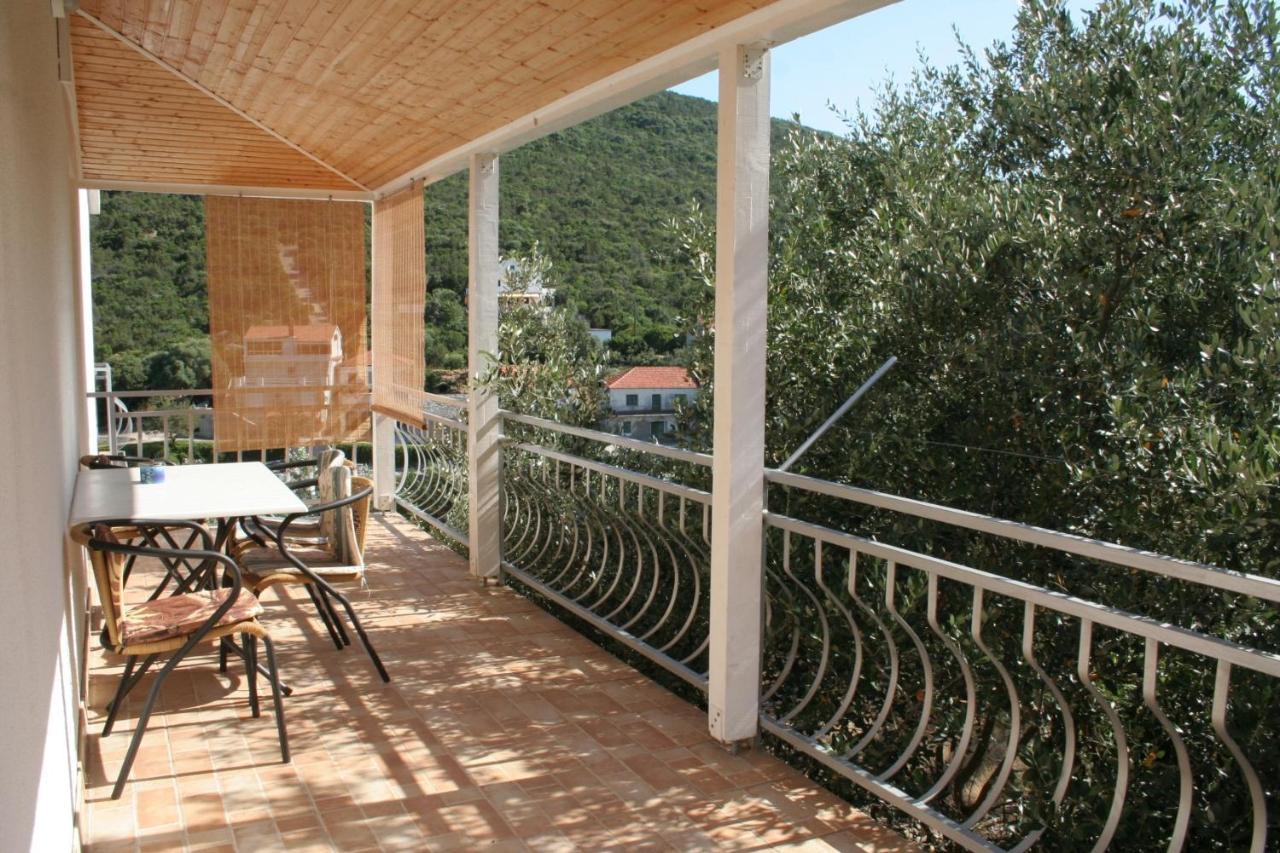 Apartment Zarace - Gdinj 4598A Exterior photo